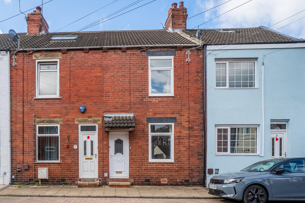 Main image of property: Poplar Terrace, South Elmsall, Pontefract, Wakefield