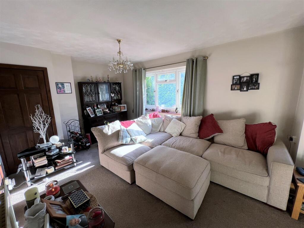 House in Gloucester - View 5
