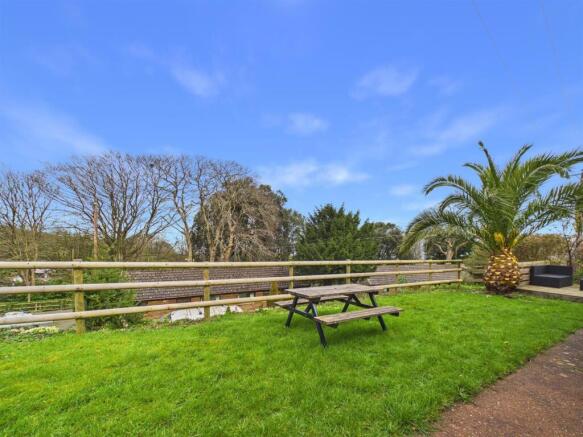 Communal Gardens/Views