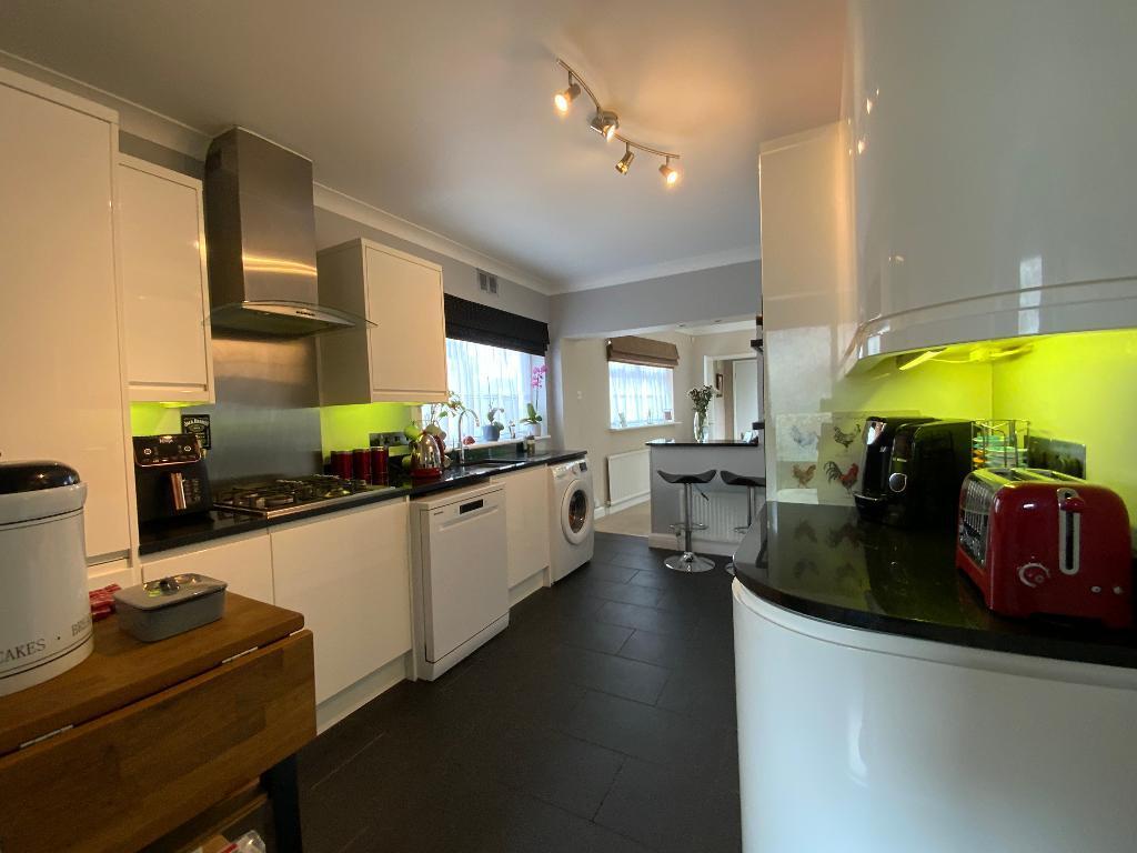 3-bed semi-detached on Eyhurst Avenue, Elm Park, Essex, RM12 4RB, £500,000
