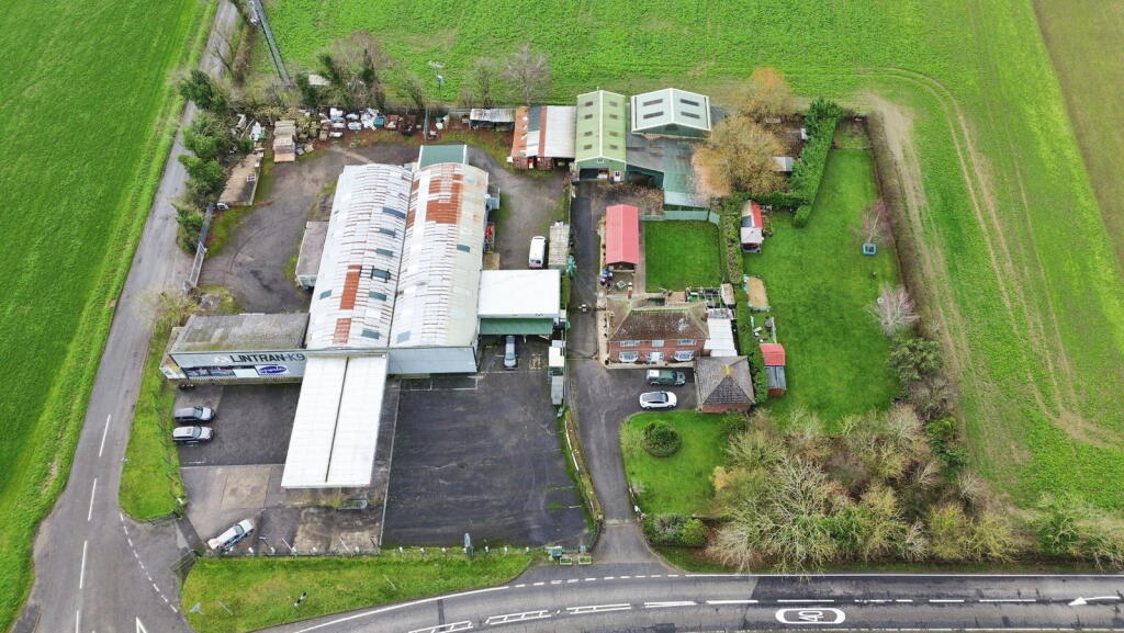 Lincoln Road, Faldingworth, Market Rasen, LN8 3SF photo 2