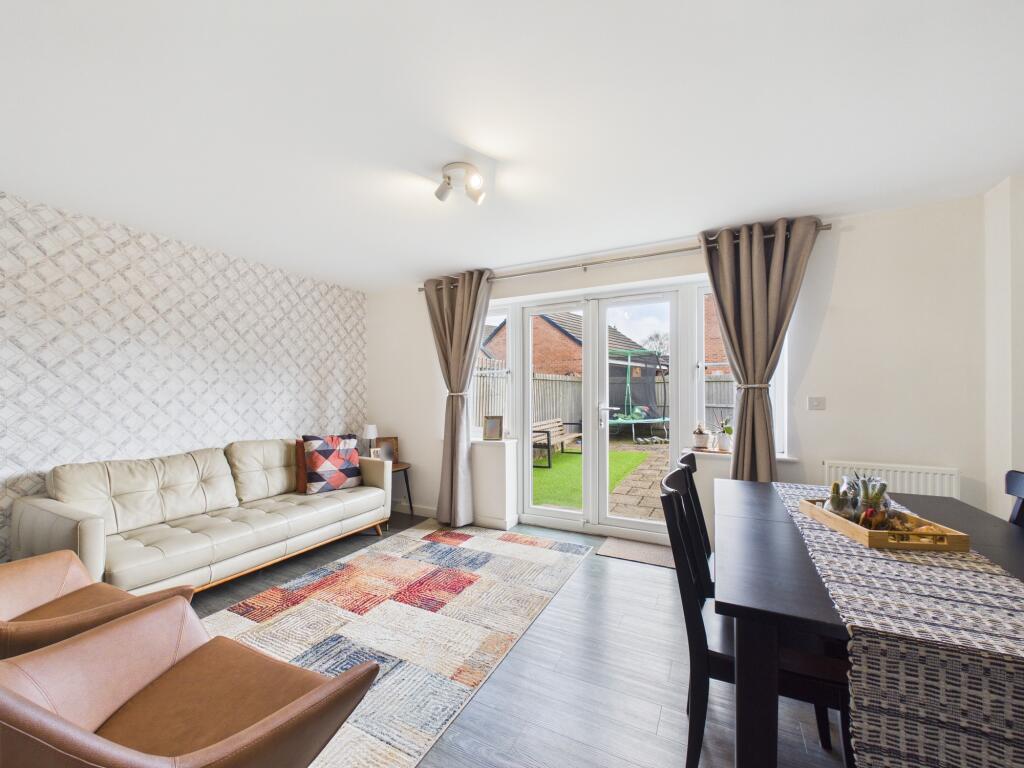 Amber Way, Burbage, LE10 photo 4