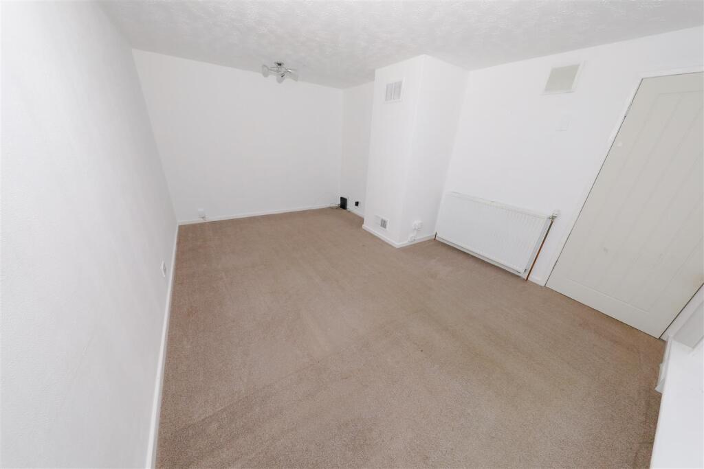 House in Glenrothes, Caskieberran - View 5
