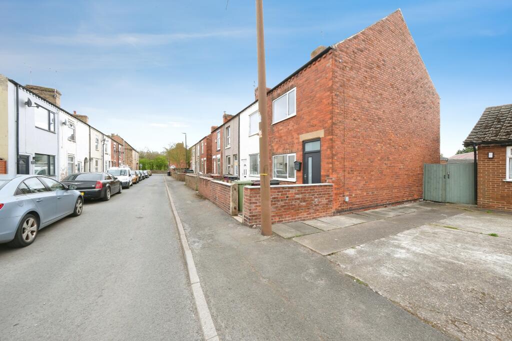 Baker Street, Worksop, S80 photo 2