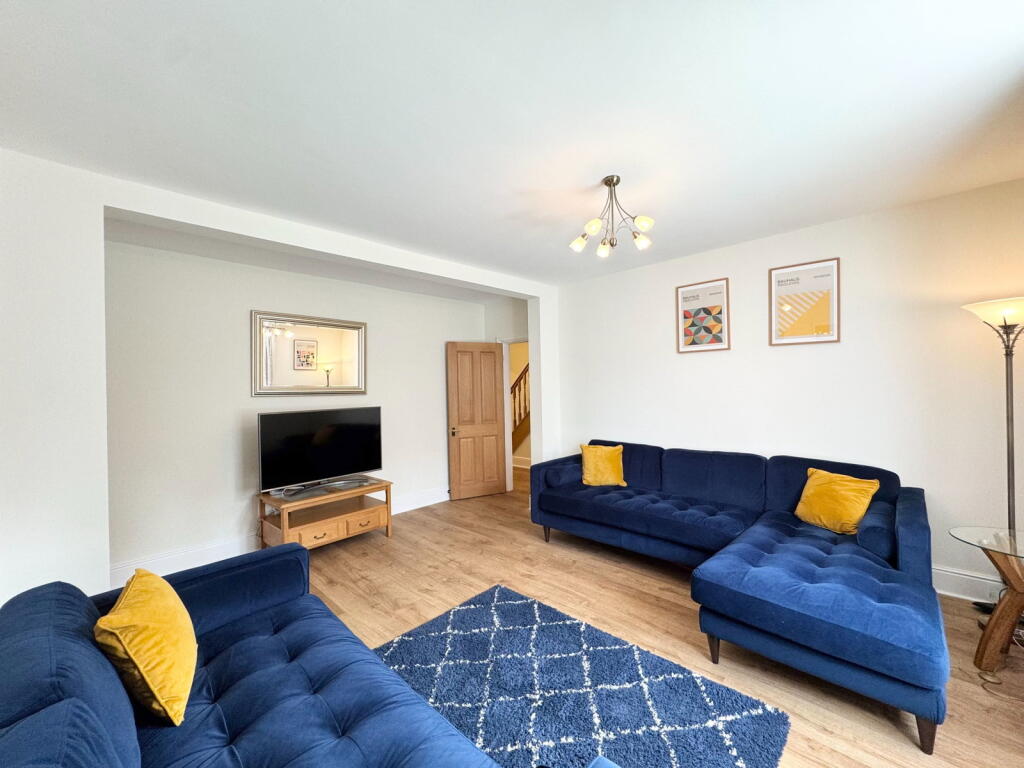 House in Sheffield, The Green, Penistone - View 5