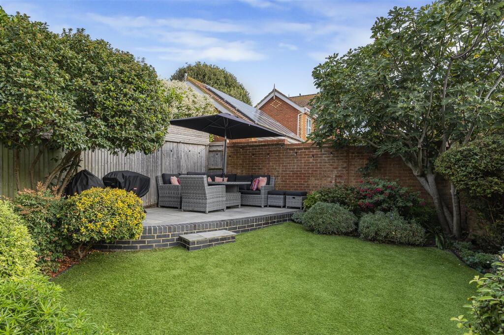 House in Lewes, Seaford - More