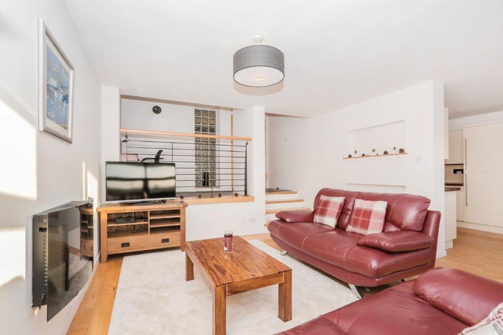 Apartment in Glasgow - View 3