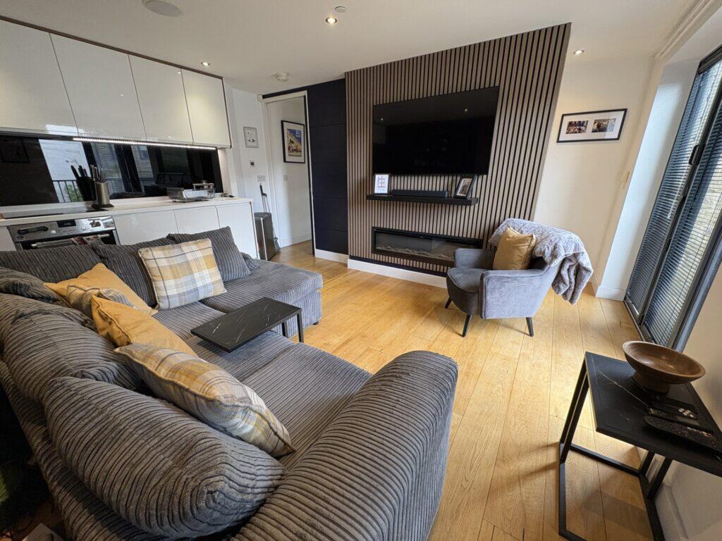 House in Wakefield - View 4