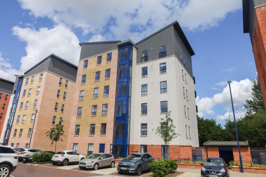 Main image of property: Flat 2/3 65 Richmond Park Terrace Glasgow G5 0DY