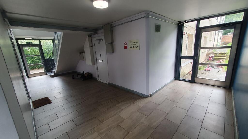 Apartment in Coventry, Tile Hill - More