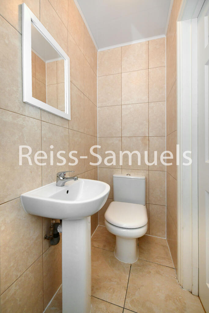 6 bedroom semi-detached house for rent