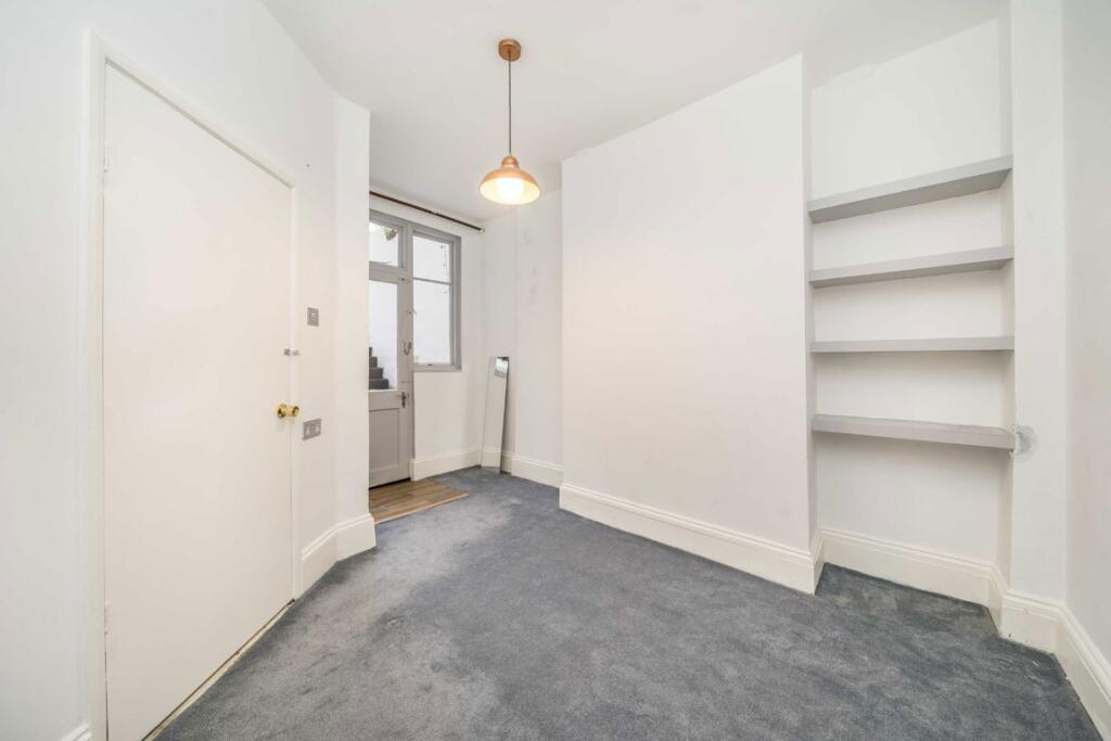Apartment in London - More