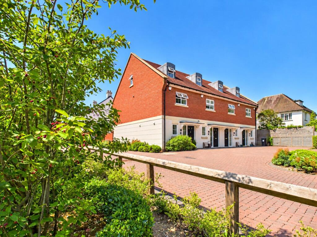3-bed terraced on The Glen, Walkford, Christchurch, Dorset, BH23, £420,000