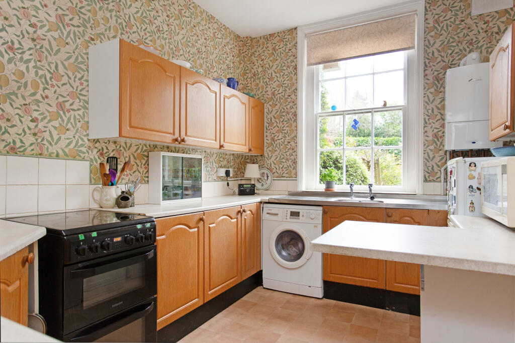 Broadwater Down, Tunbridge Wells, TN2 - View 6