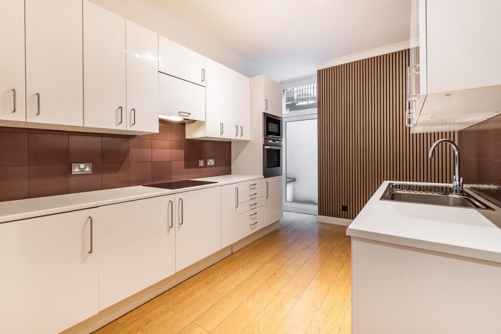 3 bedroom flat for rent