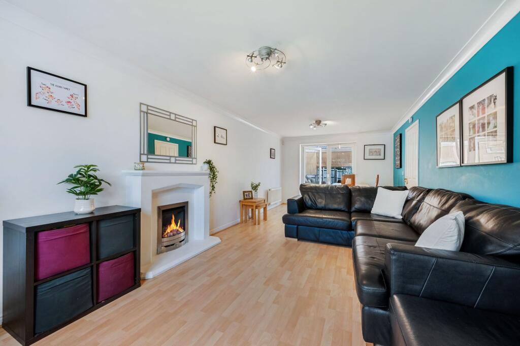 Hawes Close, Bury, BL8 photo 4