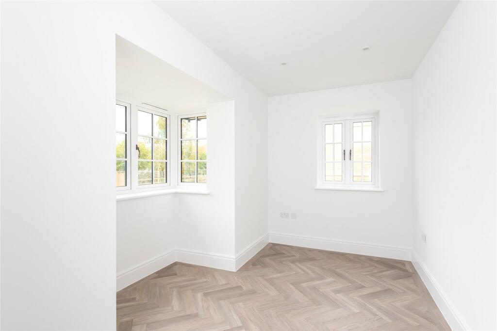 House in Thornborough, Lower End - View 5