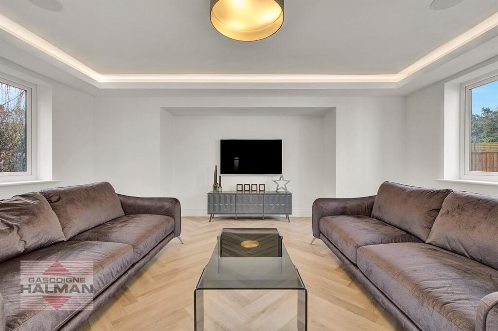 Green Villa Park, Wilmslow, SK9 photo 4