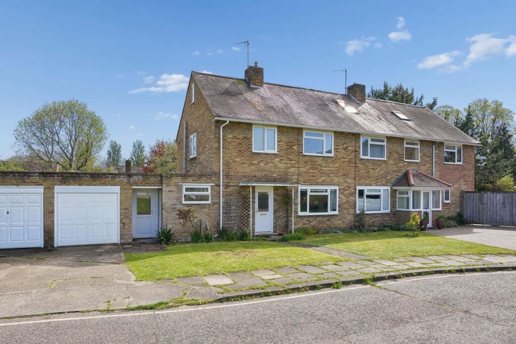 Main image of property: Nuneham Square, Abingdon, OX14