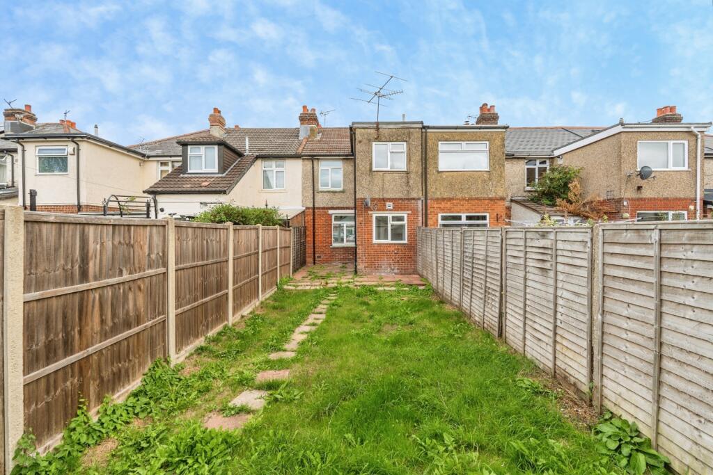 House in Southampton - More