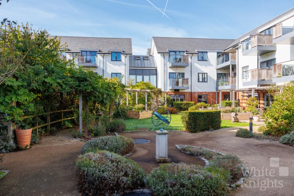 Apartment in Woodley, Wokingham - View 2