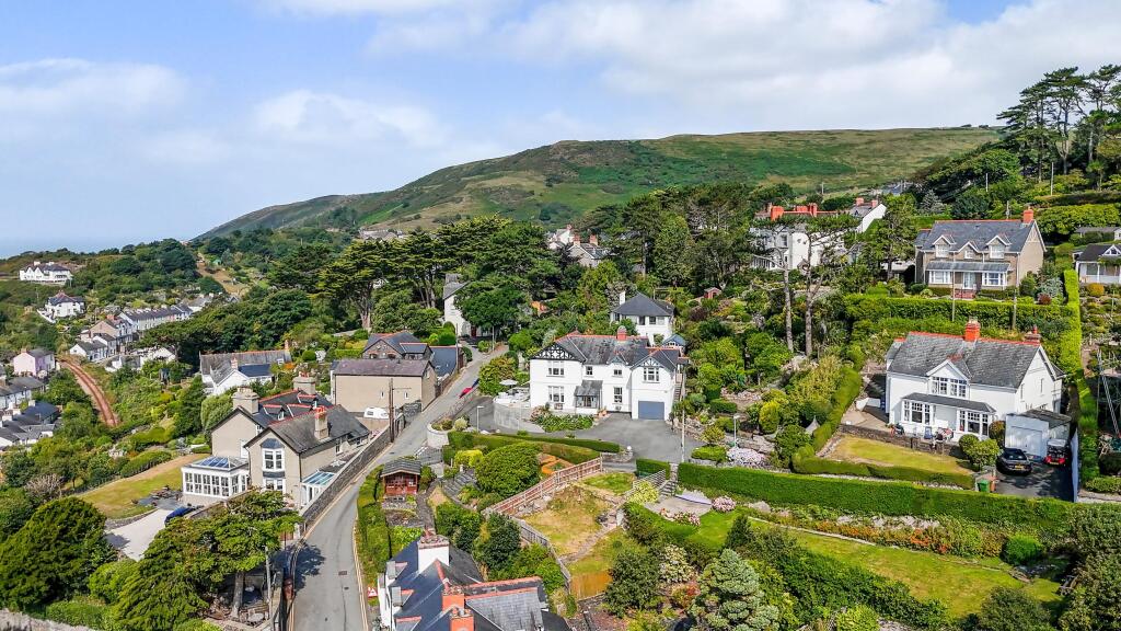Aberdovey, Gwynedd, LL35 photo 2