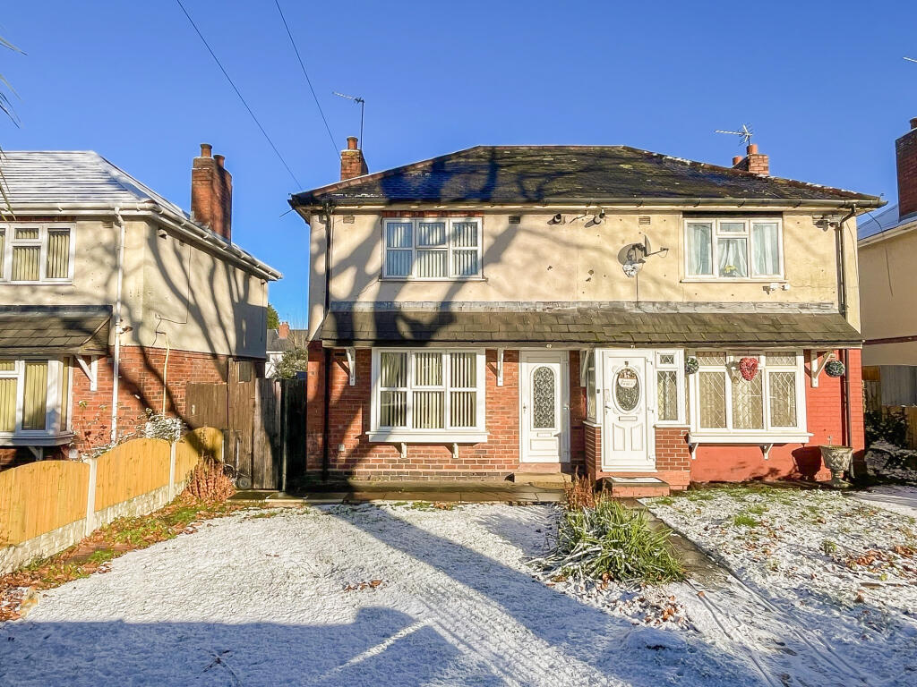 2-bed semi-detached on Three Tuns Lane, Wolverhampton, £180,000