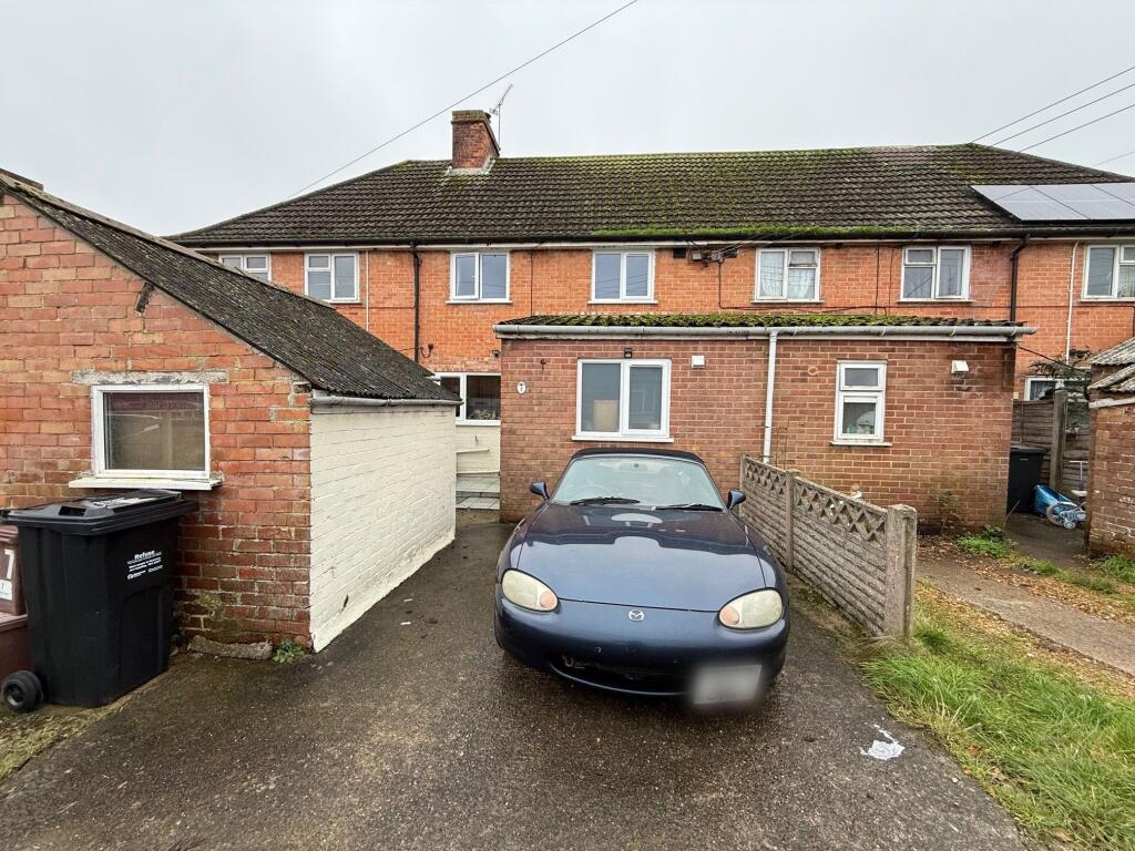 Main image of property: Tellis Cross, East Coker, Yeovil, Somerset, BA22 9HP