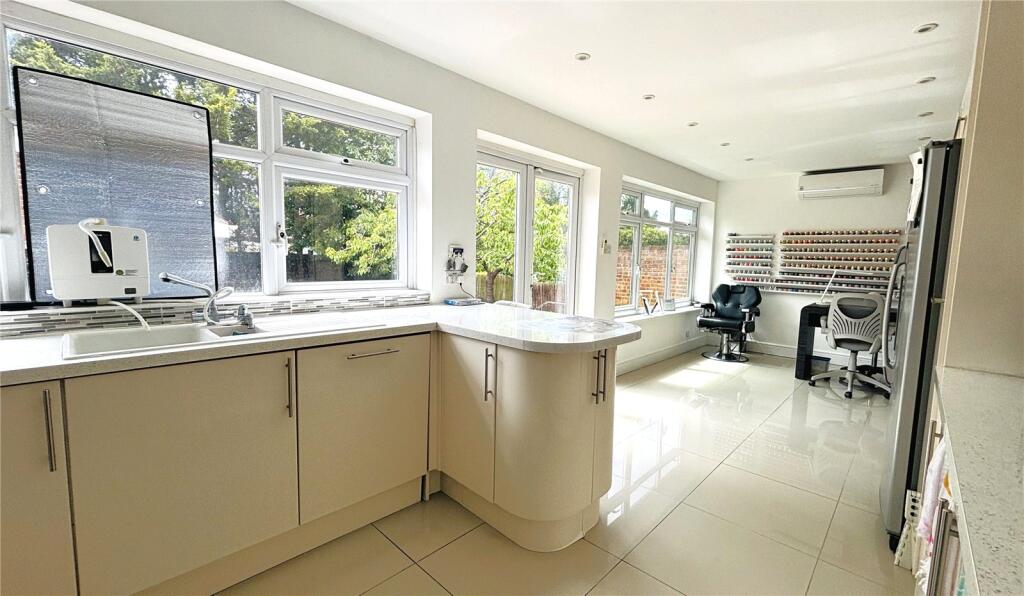 House in Runnymede, Egham Hythe - View 2