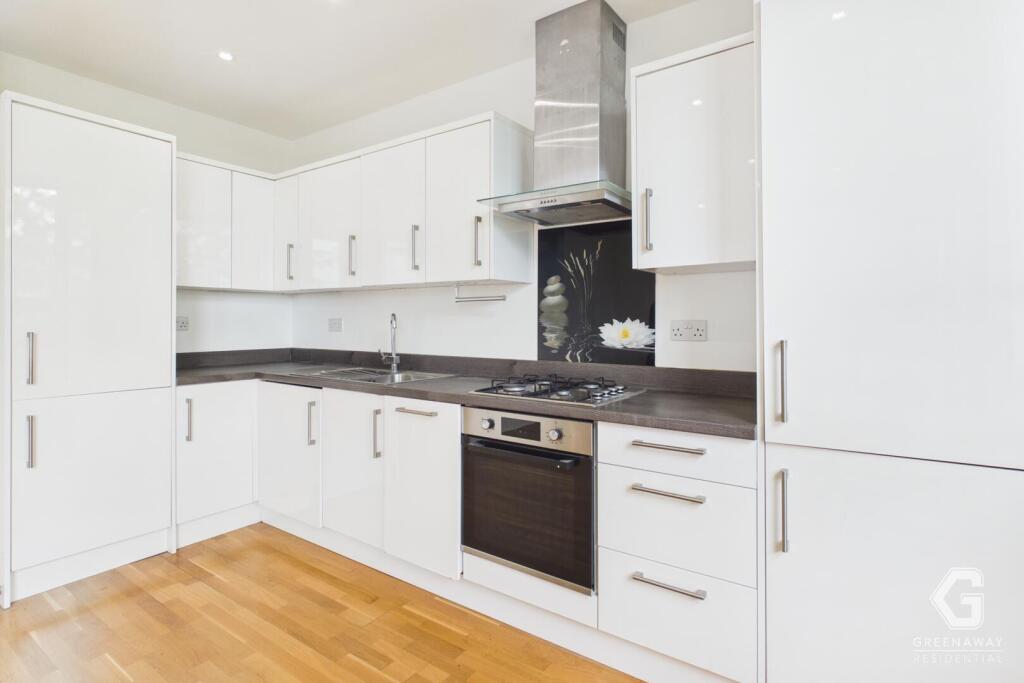 Apartment in Redhill - More