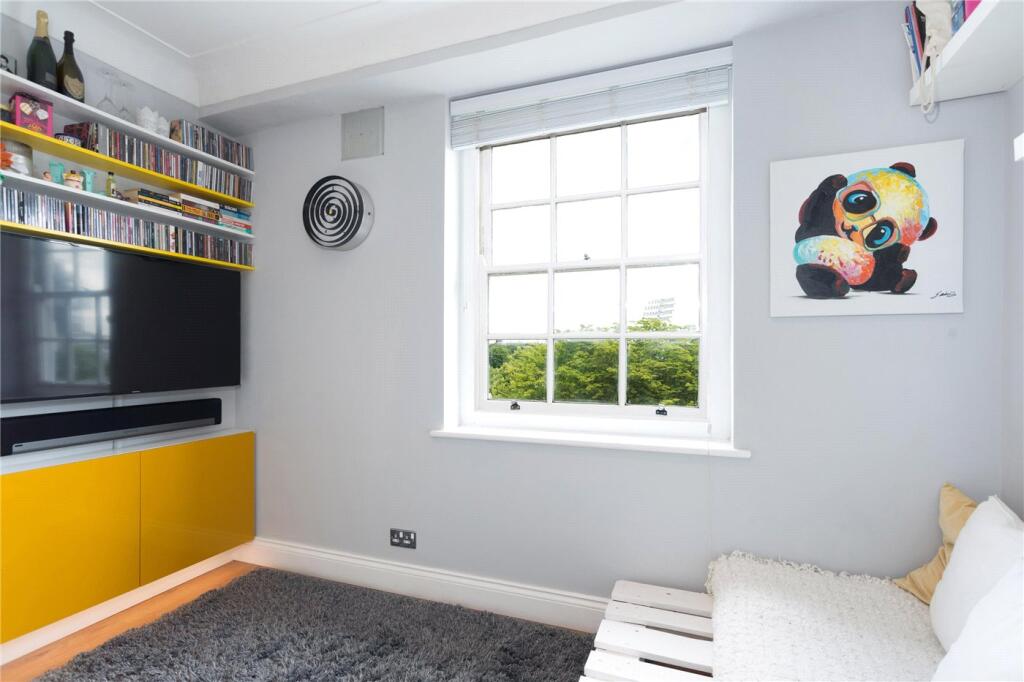Apartment in London - View 5
