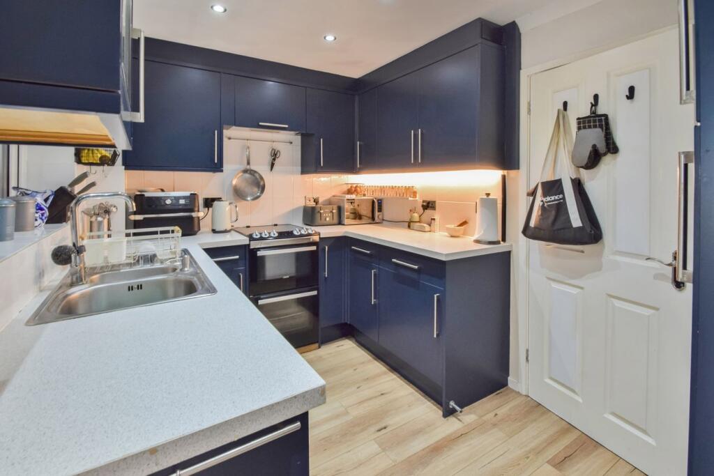 House in Chatham, Medway - View 4