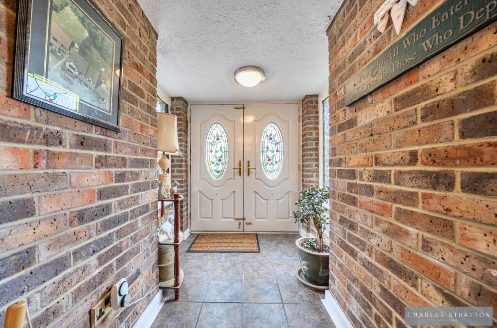 House in London, Gidea Park - View 5