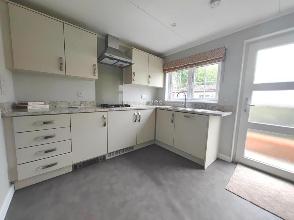Brownfield Gardens, Maidenhead photo 2