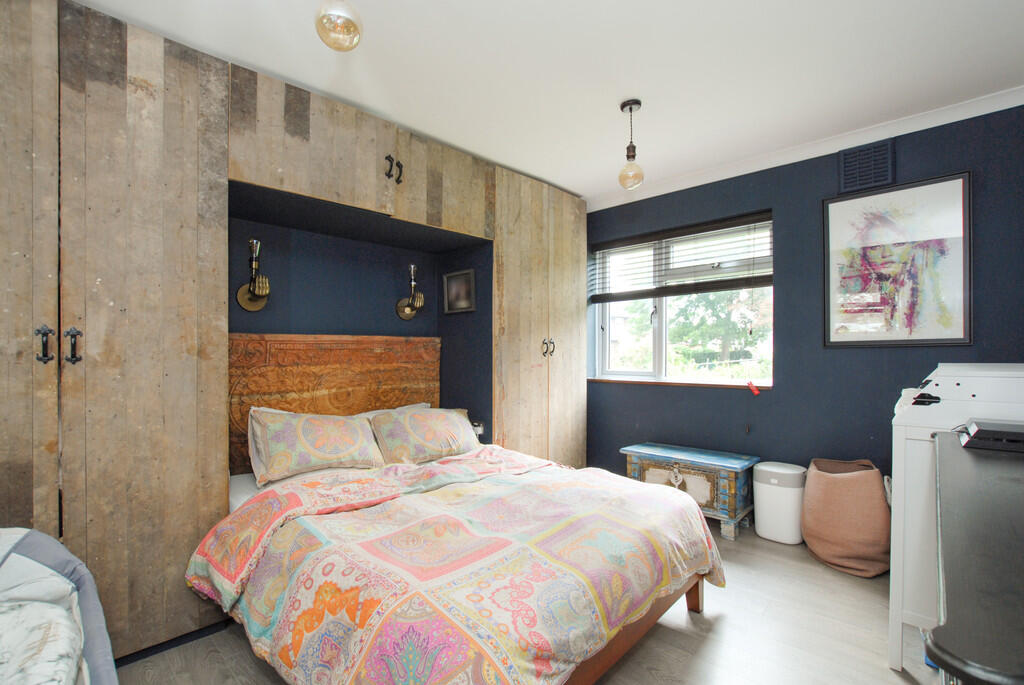 Apartment in Harrow - More