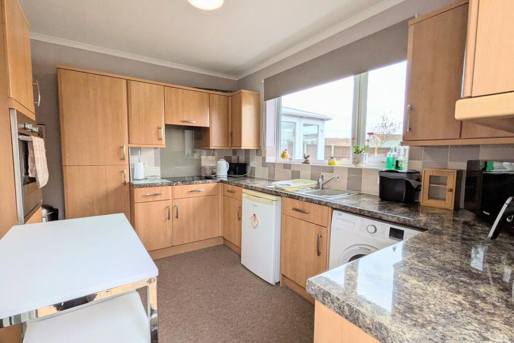 Woodlands Close, Great Clacton photo 4