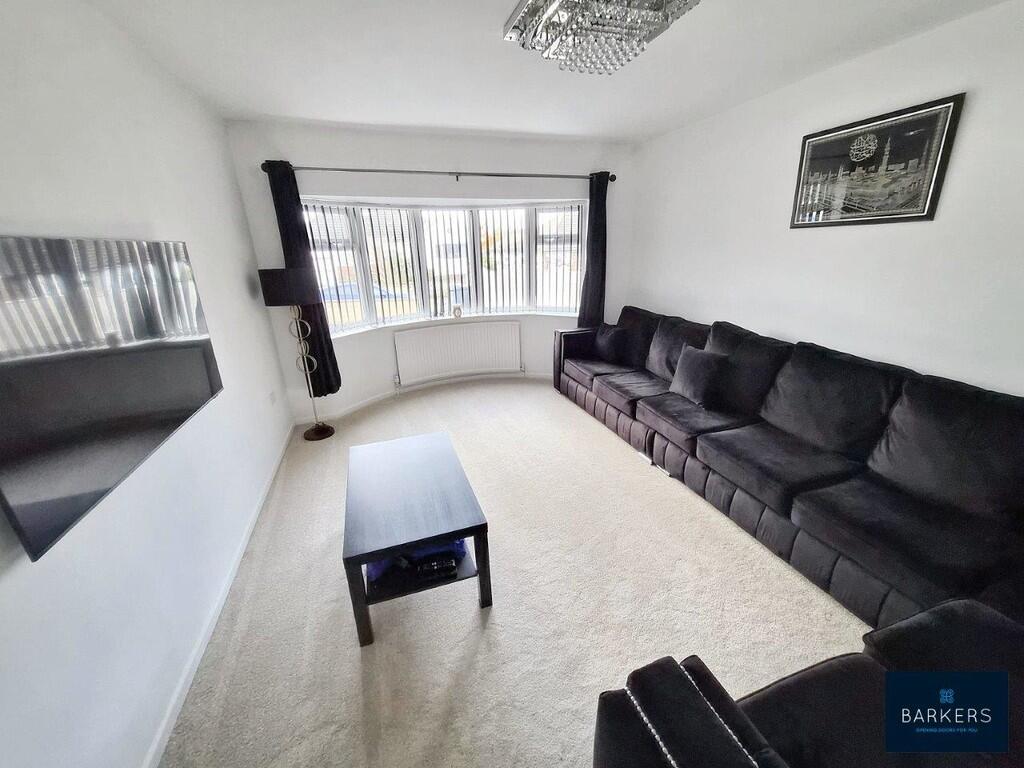Lawrence Crescent, Heckmondwike photo 4