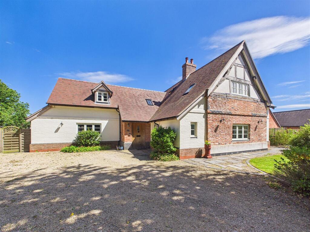Park Road, Alrewas, Burton-On-Trent photo 3