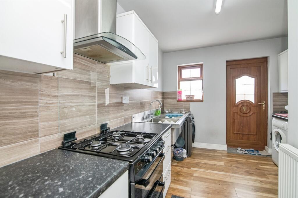 House in Sandwell, West Midlands - View 6
