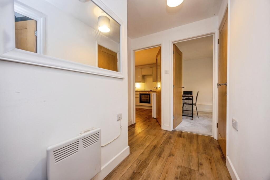 Apartment in Guildford - View 4