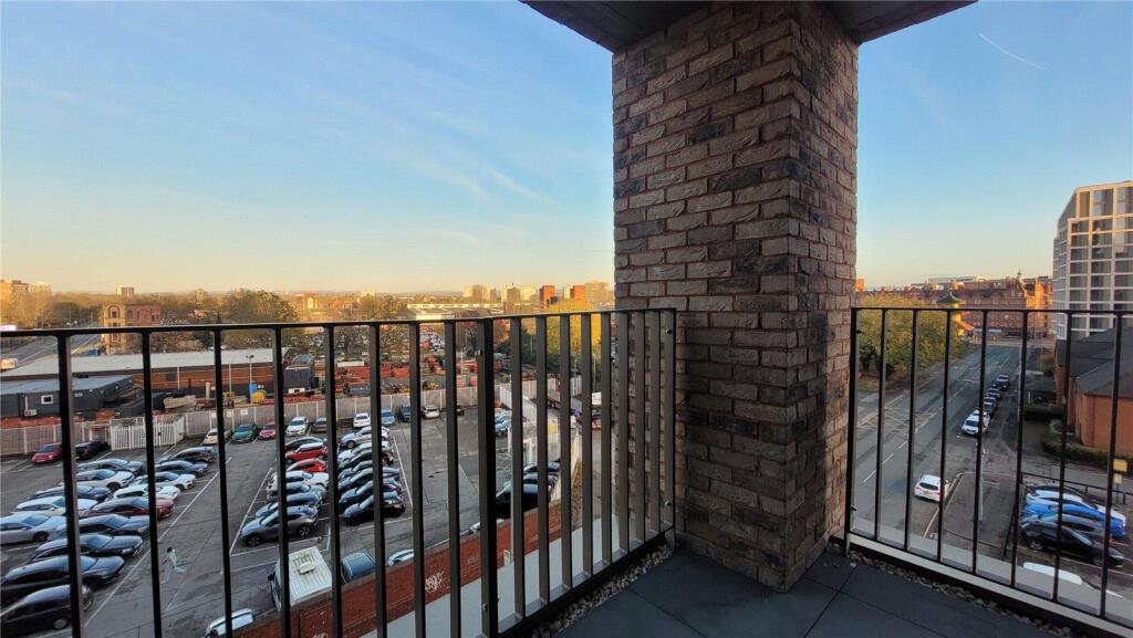 Apartment in Manchester - More