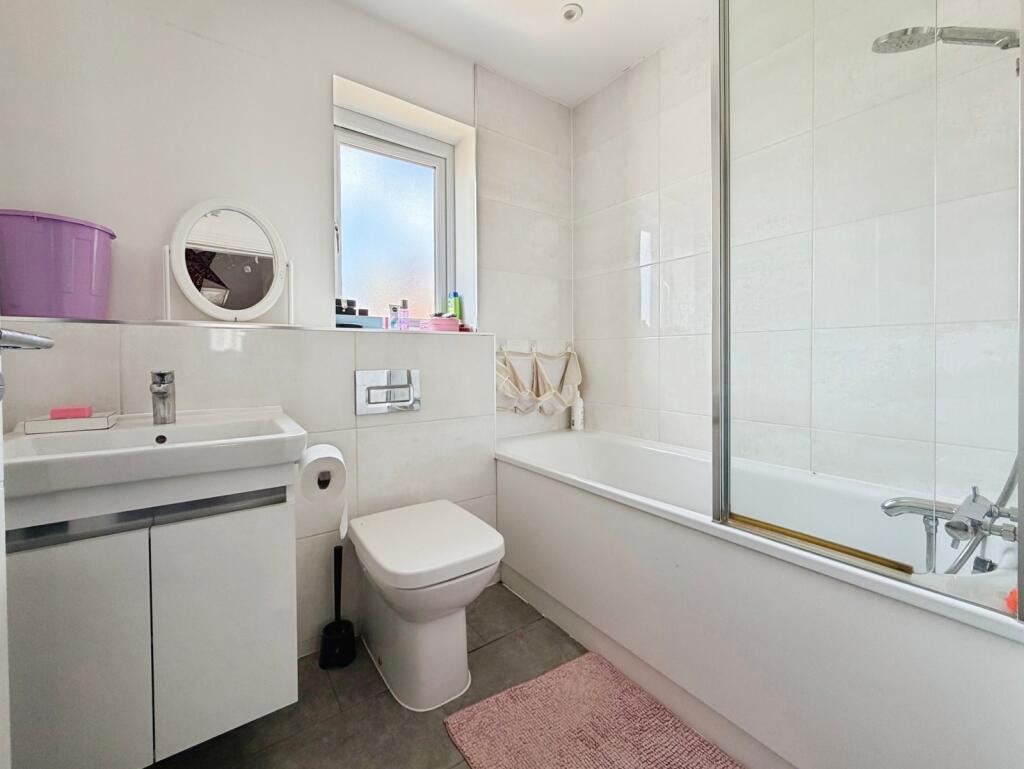 House in Aldershot, Gun Hill Park, North Town - More