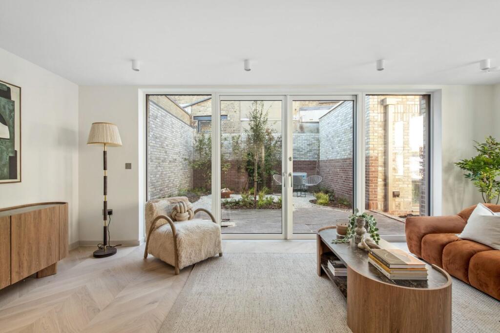 House in London - View 5