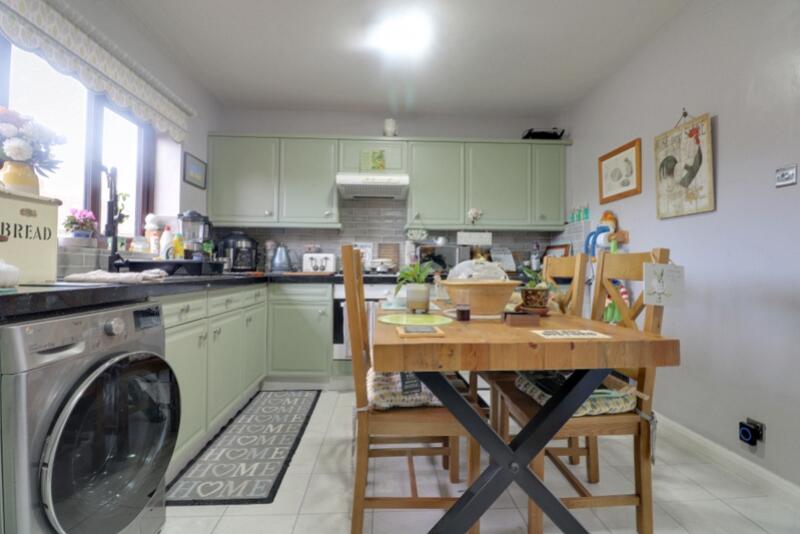 April Court, Liversedge, West Yorkshire, WF15 photo 2