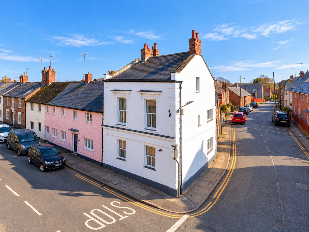 3-bed flat on St Annes Church Street Weedon West Northamptonshire, £275,000