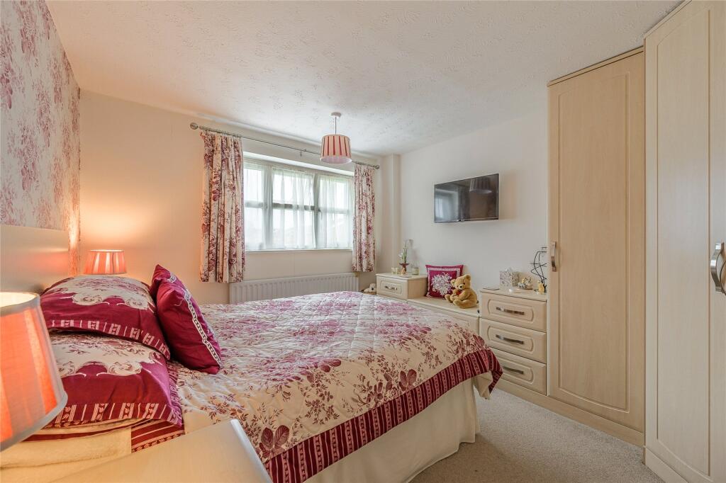 Leybourne Crescent, Wolverhampton, West Midlands, WV9 photo 4