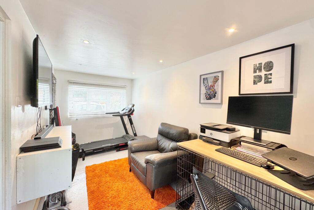 House in Fareham, Hampshire - View 5