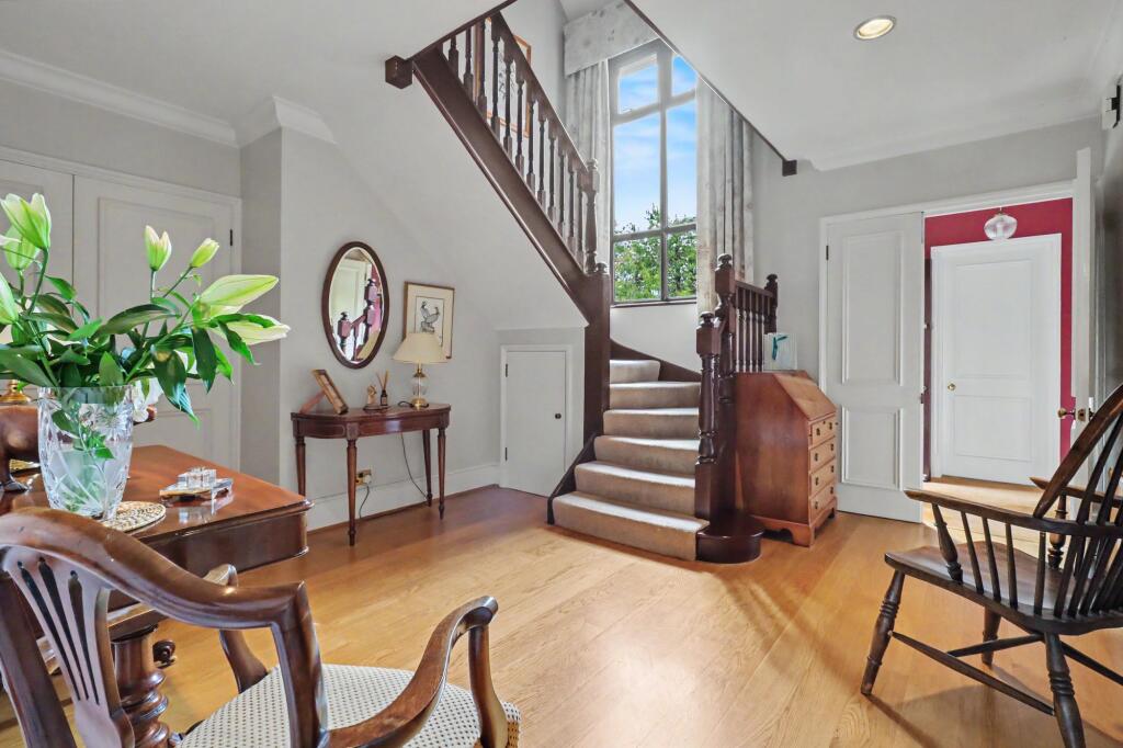 House in Kingston upon Thames - View 2