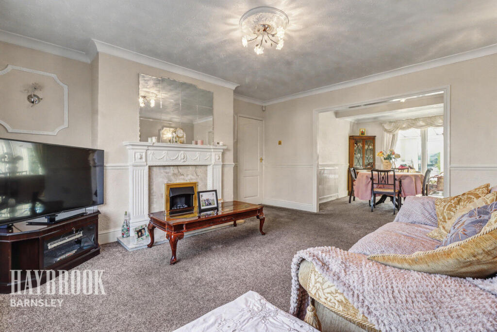 Hillside Drive, Hoyland photo 3
