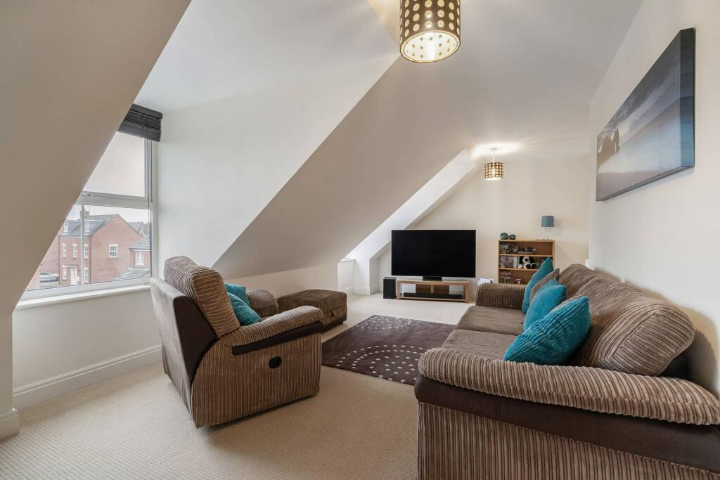 Apartment in Warwick, Myton Park - View 3